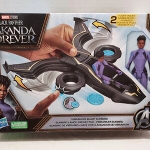 Marvel Studios Black Panther Wakanda Forever Vibranium Blast Sunbird w/ 6" Shuri